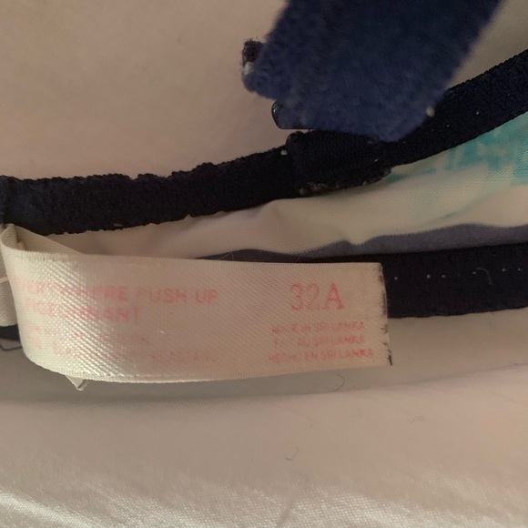 🦋 VS PINK BRA 🦋 - Picture 3 of 3